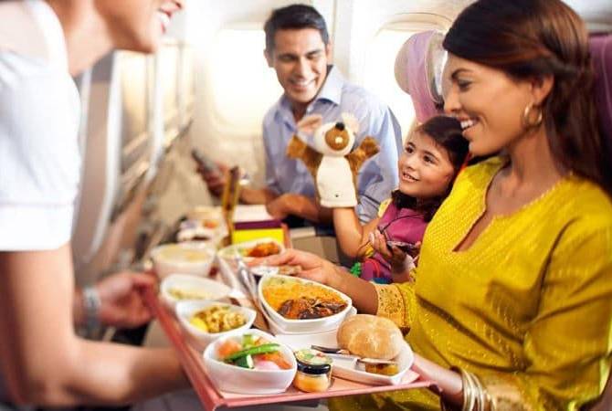 Փորձագետները նշել են, թե որ մթերքները պետք չէ ուտել ինքնաթիռում