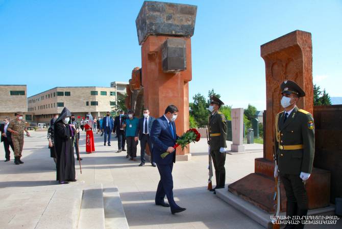 President of Artsakh lays flowers at monument of missing war volunteers