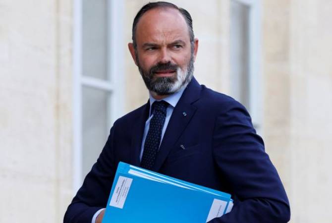 Премьер-министр Франции подал в отставку