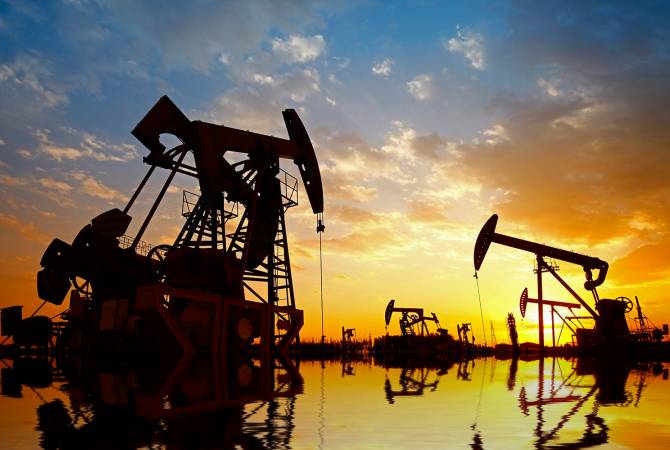 Нефть Brent подешевела до $42,71 на фоне прироста новых случаев заражения в США
