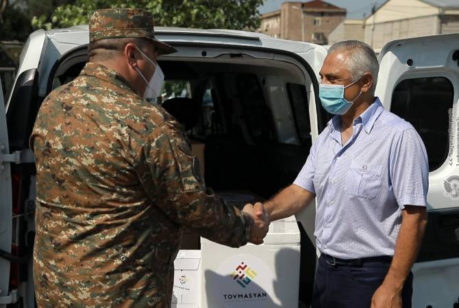 Очередная партия тестов на COVID-19 подарена Вооруженным силам Армении

