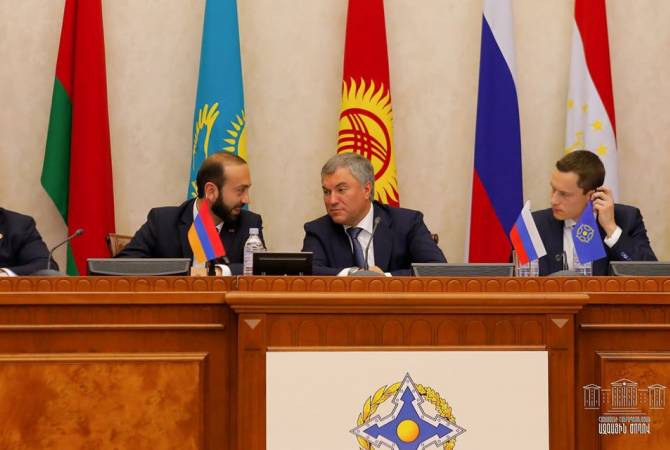 Председатель НС Армении провел телефонный разговор с председателем Госдумы ФС РФ 
Володиным 