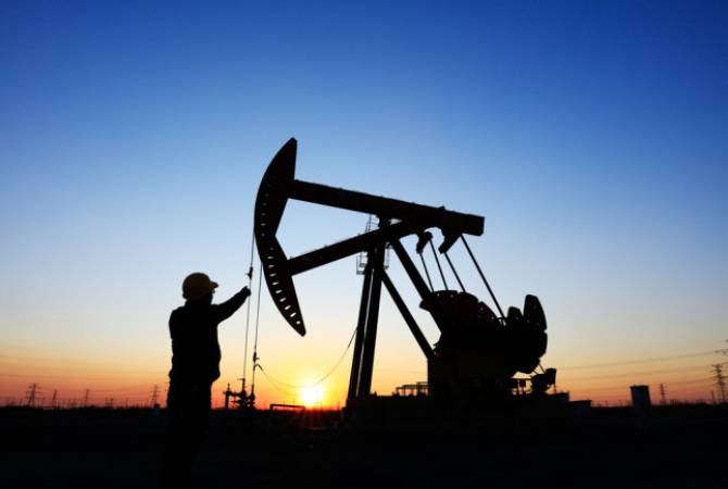 Цены на нефть марки Brent опустились до 42,02 доллара за баррель
