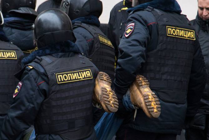 В Петербурге ожидавший депортации азербайджанец сбежал с шестого этажа