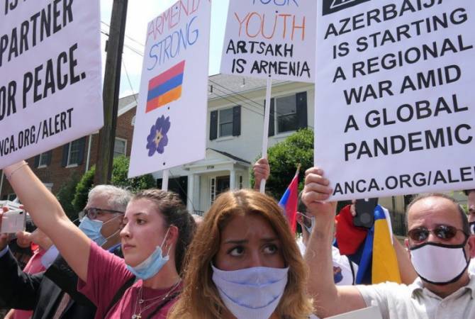 ممثلون من المجتمع الأرمني بلوس أنجلس ينظّمون احتجاج ضد العدوان الأذربيجاني الأخير على أرمينيا