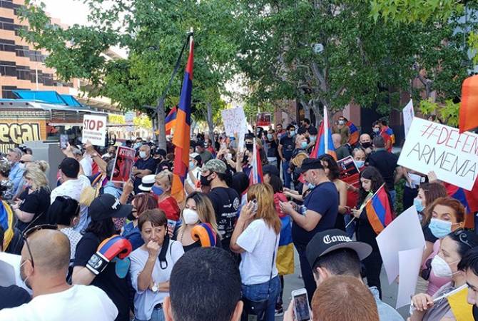 Генконсульство Армении осуждает провокации азербайджанцев во время митинга в Лос-
Анджелесе

