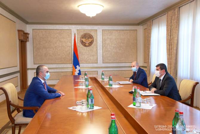  Президент Арцаха принял председателя комитета госдоходов Армении Эдварда 
Ованнисяна

 