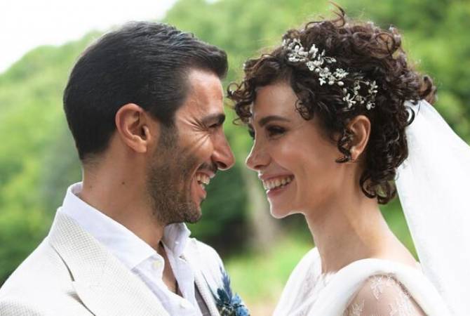 Թուրք հայտնի դերասանուհին ամուսնացել է հայ գործարարի հետ 

