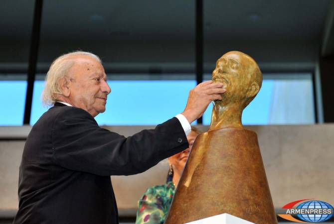 Скончался французский скульптор армянского происхождения Торос Расткеленян
