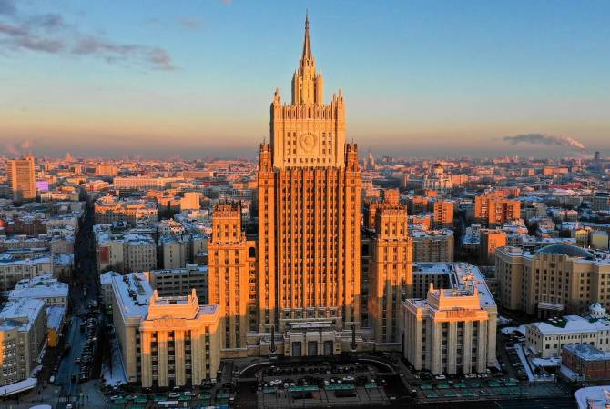 РФ настроена активно содействовать налаживанию политического диалога между 
Ереваном и Баку: МИД РФ
