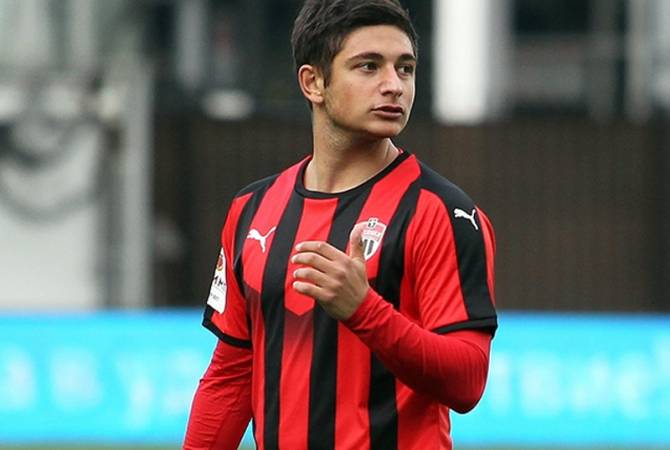 25-летний полузащитник российского клуба «Химки» Аршак Корян будет выступать за 
сборную Армении