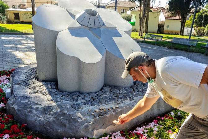 Լապշինն Իսրայելում այցելել է Հայոց ցեղասպանության զոհերի հիշատակին նվիրված 
հուշարձանին