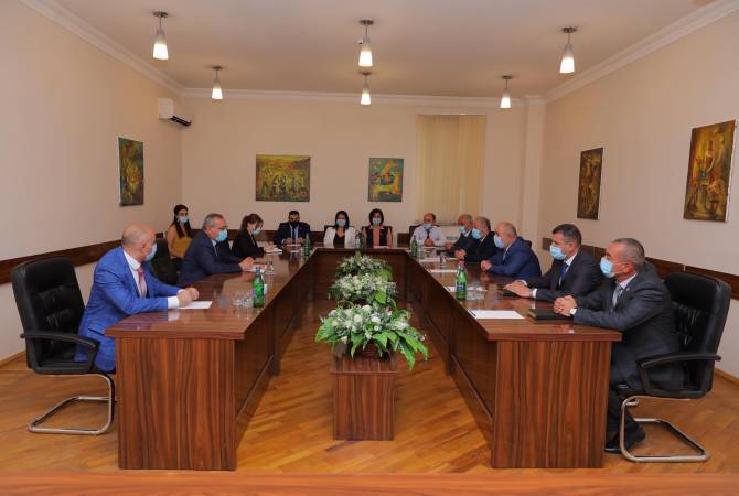ԱԺ նախագահ Արթուր Թովմասյանը հանդիպել է Անվտանգության խորհրդի քարտուղար 
Սամվել Բաբայանի հետ