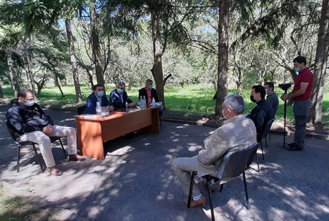 Романос Петросян обсудил проблемы  Севана с коллективом национального парка 
«Севан»
