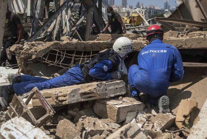 Российские спасатели нашли тела восьми погибших в Бейруте