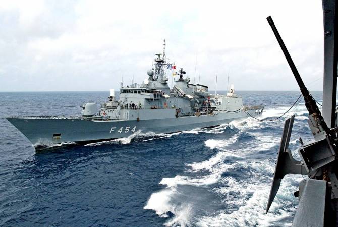 СМИ: греческий и турецкий фрегаты задели друг друга в Средиземноморье