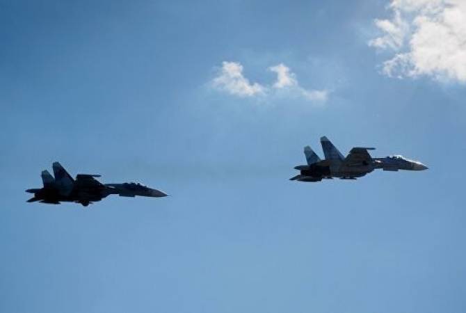 Истребитель Су-27 перехватил американские самолеты над Черным морем
 