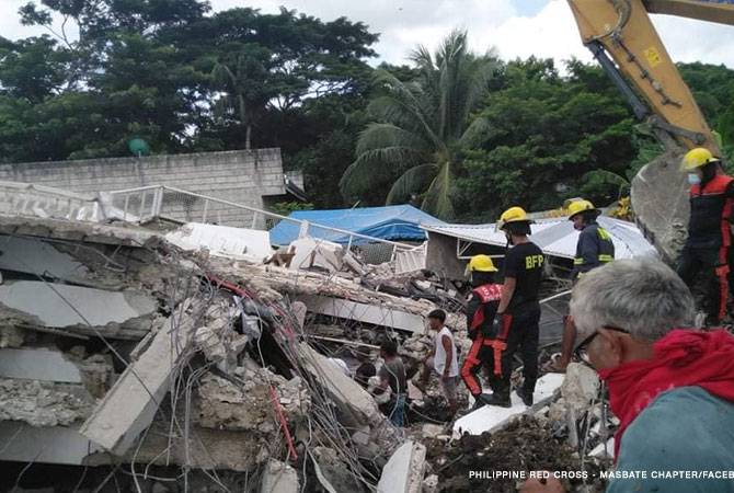  СМИ: на Филиппинах в результате землетрясения погиб по меньшей мере один человек
 