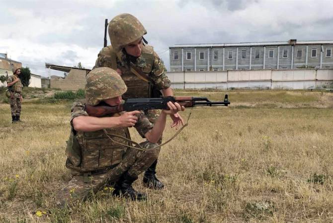 В 4-ом и 5-ом войсковых соединениях ВС Армении прошли занятия по тактической и 
учебной тревоге