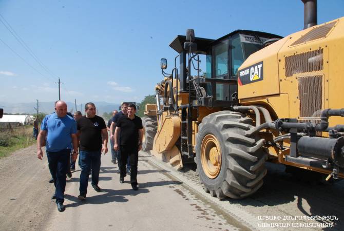 Президент Арцаха ознакомился с ходом работ по ремонту автомагистрали Степанакерт-
Аскеран