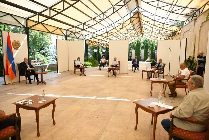 Быть в гармонии с миром: президент Саркисян продолжает встречи с представителями 
интеллигенции

