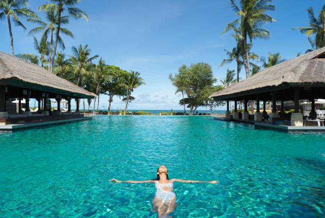 Бали закроют для иностранных туристов до конца года
