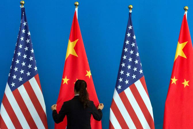 Китай и США договорились создавать все условия для реализации первой фазы торговой 
сделки
