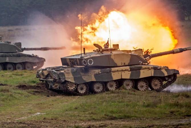 Times: Великобритания планирует отказаться от танков
