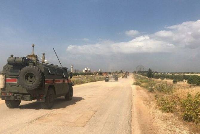 Российские военные в Сирии перебросили боевую технику через Евфрат
