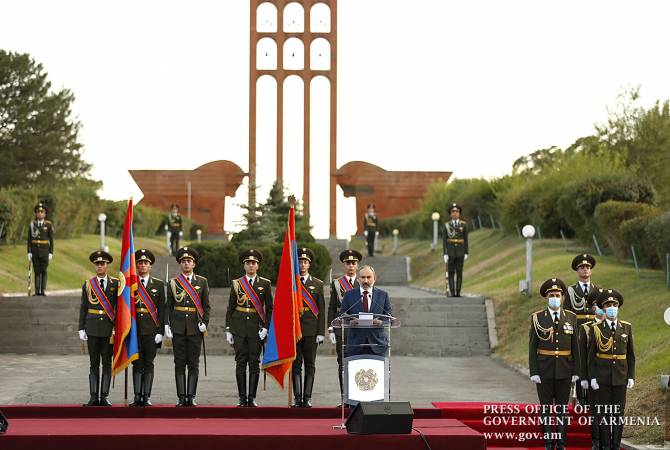 مراسم تكريم أبطال معارك تافوش المنتصرة في نصب ساردارابات برئاسة رئيس الوزراء الأرميني نيكول باشينيان