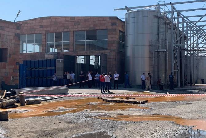 На территории филиала Коньячного завода “Прошян” села Армавир произошел взрыв с 
возгоранием

