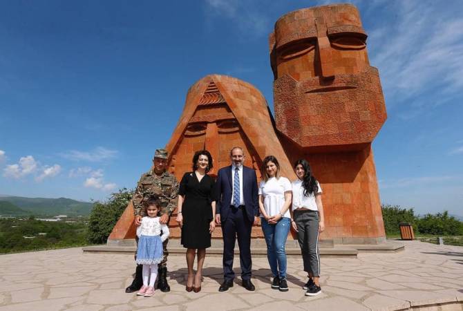 Никол Пашинян поздравил народ Арцаха с Днем независимости
