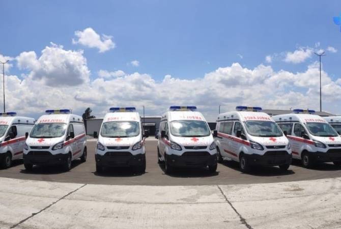 Правительство Армении предоставило областным медцентрам 21 внедорожник скорой 
помощи

