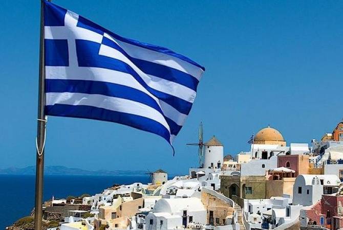 Греция начнет принимать по 500 россиян в неделю
