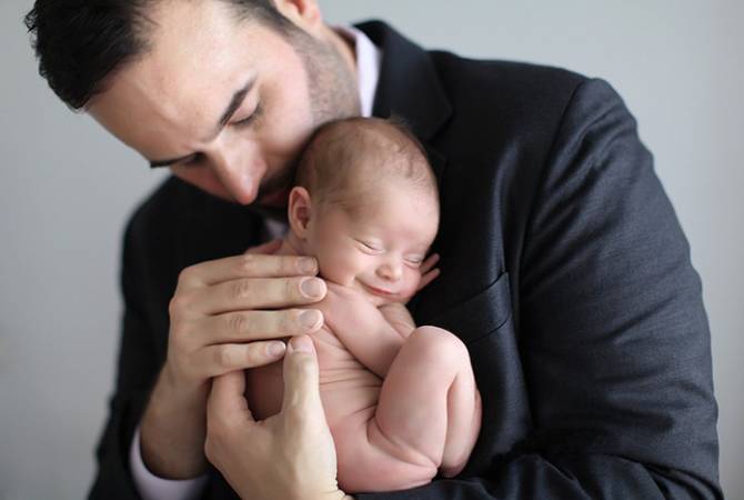 Возможность отпуска по отцовству: комиссия НС одобрила этот законопроект