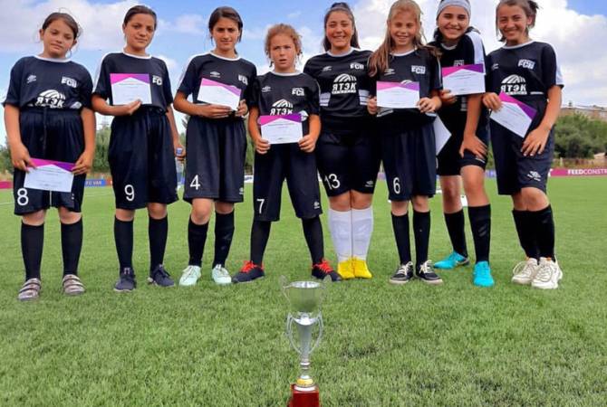 Չարենցավանում անցկացվեց աղջիկների ֆուտբոլի թիմերի 3X3 մրցաշար

 