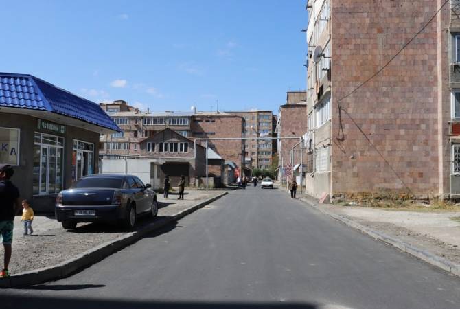 В городе Севан ведутся работы по асфальтированию

