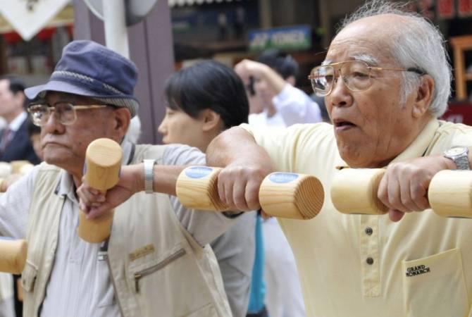 В Японии число жителей в возрасте старше 100 лет превысило 80 тыс.
