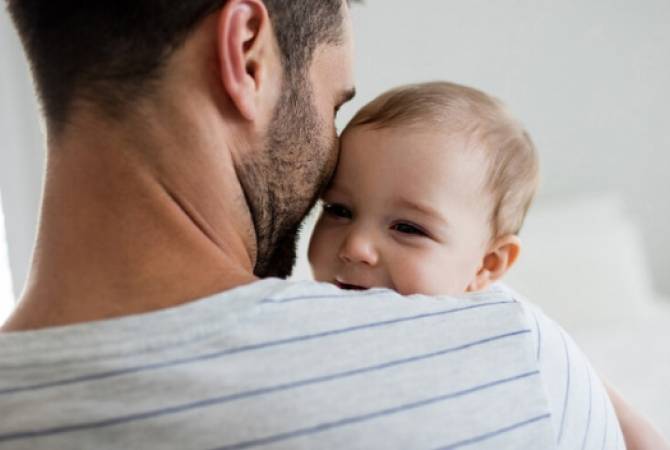 Отцы новорожденных получат 5-дневный отпуск: Парламент принял соответствующий 
законопроект