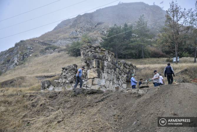 Pottery, tombstones found during excavations in Armenia’s Tavush Fortress