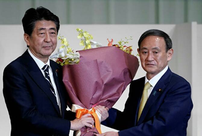 Абэ готов помочь преемнику с переговорами с Россией по мирному договору

