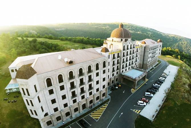 Гостиница “Голден Палас” в Цахкадзоре вновь будет выставлена на аукцион

