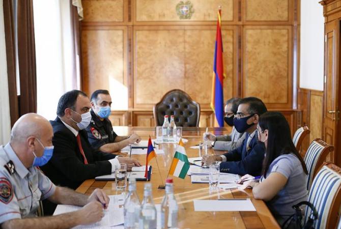 Police Chief and Ambassador discuss effective partnership between Armenia and India law 
enforcement 