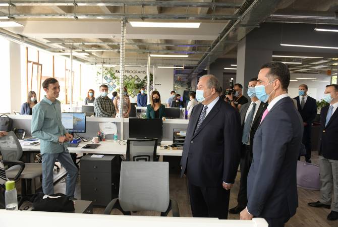 President Sarkissian visits FAST Foundation