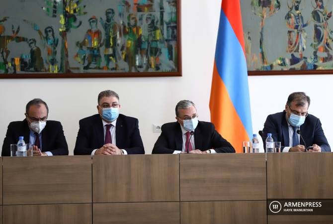 ՀՀ ԱԳ նախարարը դեսպաններին ներկայացրել է Արցախի դեմ Ադրբեջանի ագրեսիայի 
ստեղծած իրավիճակը