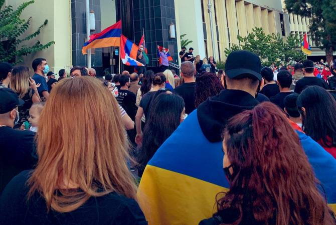 Armenian-Americans rally in Glendale in protest of Azeri attacks 