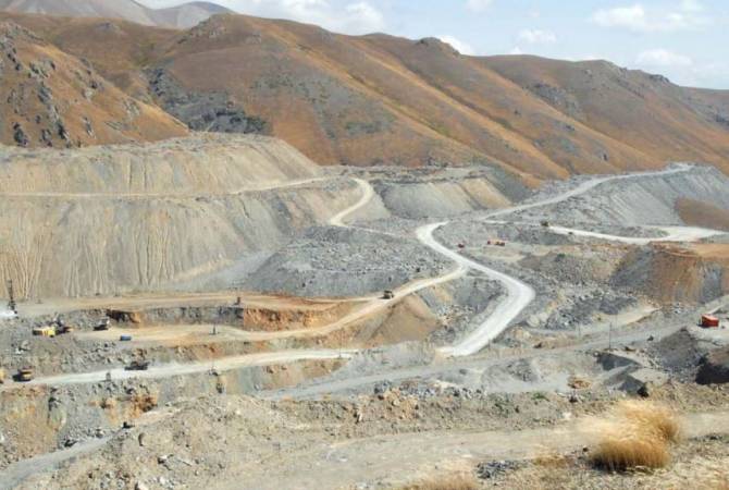 Russian mining company stops operations in Armenia amid threat of Azeri bombardment 