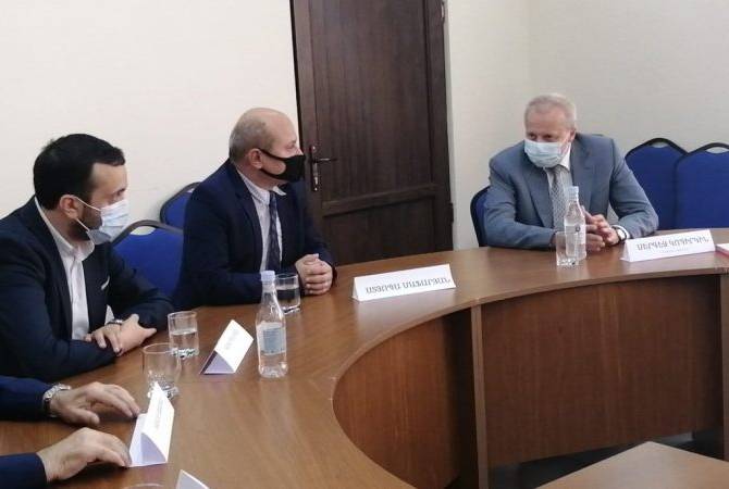 Հայաստանում ՌԴ արտակարգ և լիազոր դեսպան Սերգեյ Կոպիրկինը հանդիպել է ՀՀ հանրային խորհրդի հետ