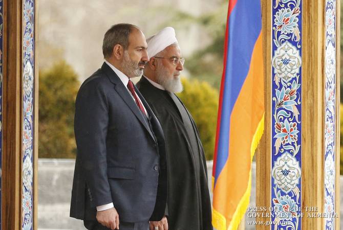 رئيس الوزراء الأرميني نيكول باشينيان يجري محادثة هاتفية مع الرئيس الإيراني حسن روحاني