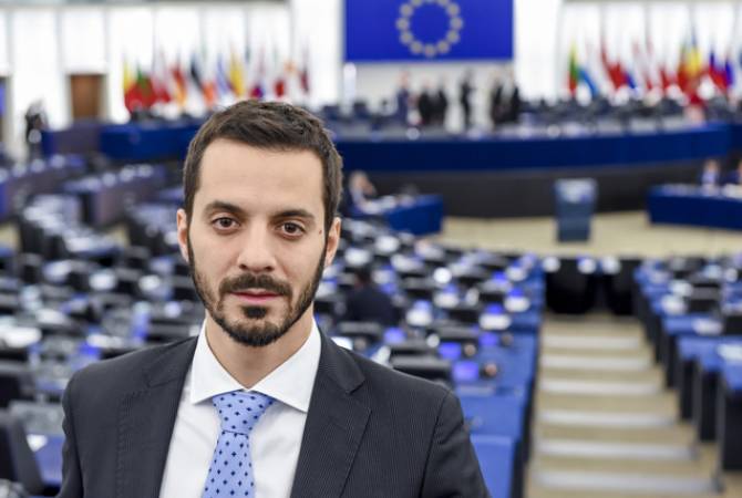 Действия Баку и Анкары будут иметь негативные последствия для Европы: депутат 
Европарламента


